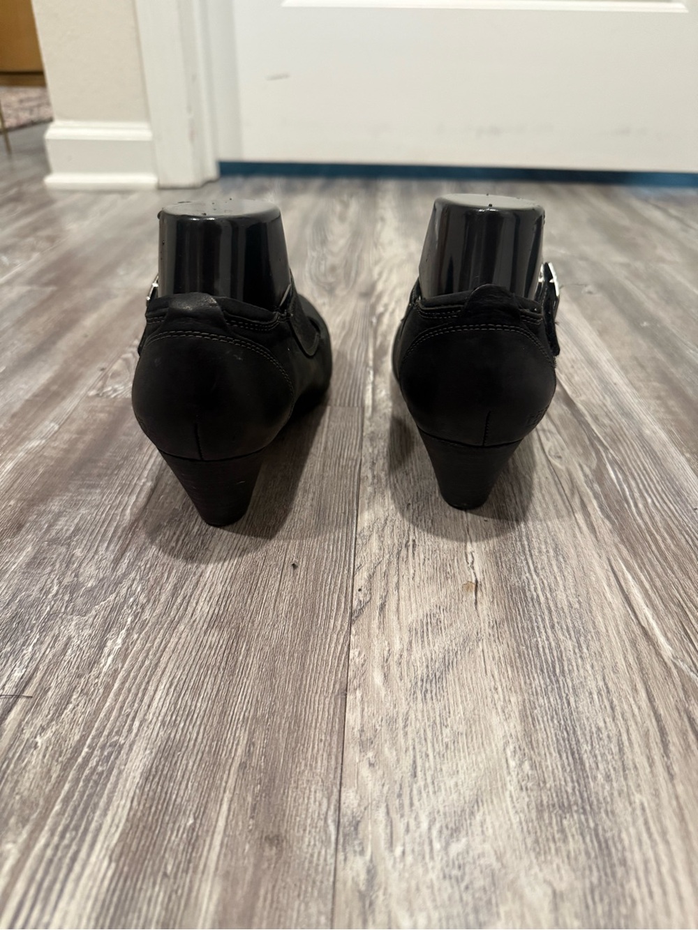 Taos Footwear Black Mary Jane Block Heel Shoes - Picture 5 of 7